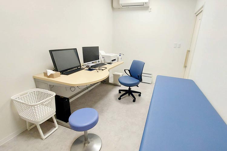 発熱外来診察室